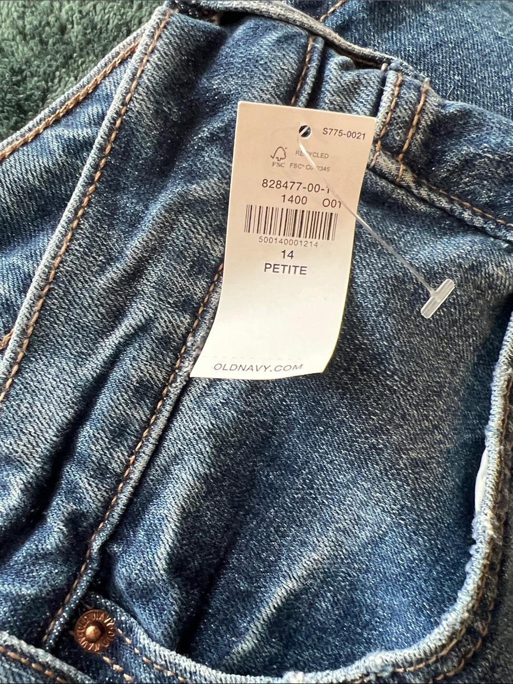 Old Navy petite high rise barrel leg Jeans - Picture 3 of 16